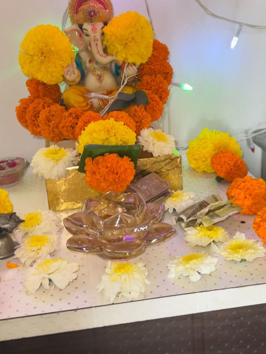 DPsevak2SaveNat's tweet photo. गणपती बाप्पा मोरया!
@narendramodi 
@myogiadityanath https://t.co/43pP6u3BFy