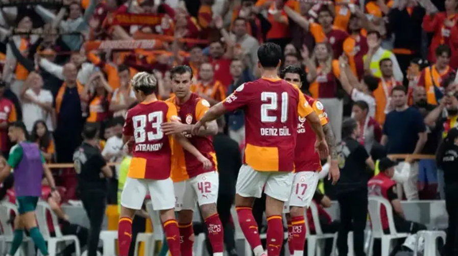 dhaspor's tweet photo. 📌 Galatasaray'da kaptan gemisini kurtardı, Kocaelispor'a karşı 24 yıllık iç saha galibiyet özlemi bitti

📎 https://t.co/jlrS9CeRhZ https://t.co/RmmOhwqShK