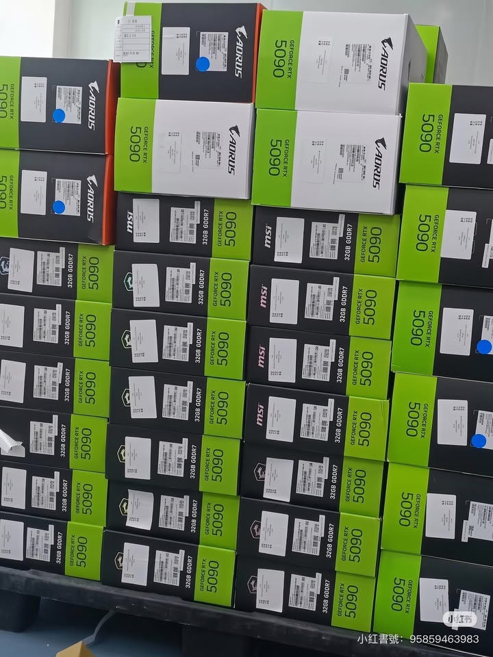 bander_alali's tweet photo. شركة AI تشتري بطاقات RTX 5090 بكميات كبيرة، والمخاوف تتصاعد حول قفزة أخرى بالأسعار

لقد أثار هذا الخبر بعضًا من الجدل، ففي وقت ترتفع فيه أسعار هذه البطاقات ويصبح اقتناؤها أصعب، تخيلوا أن تصبح أسعارها أغلى حتى، بسبب هذه التوجهات الاستثمارية الكبيرة https://t.co/Z5PTPaRjly