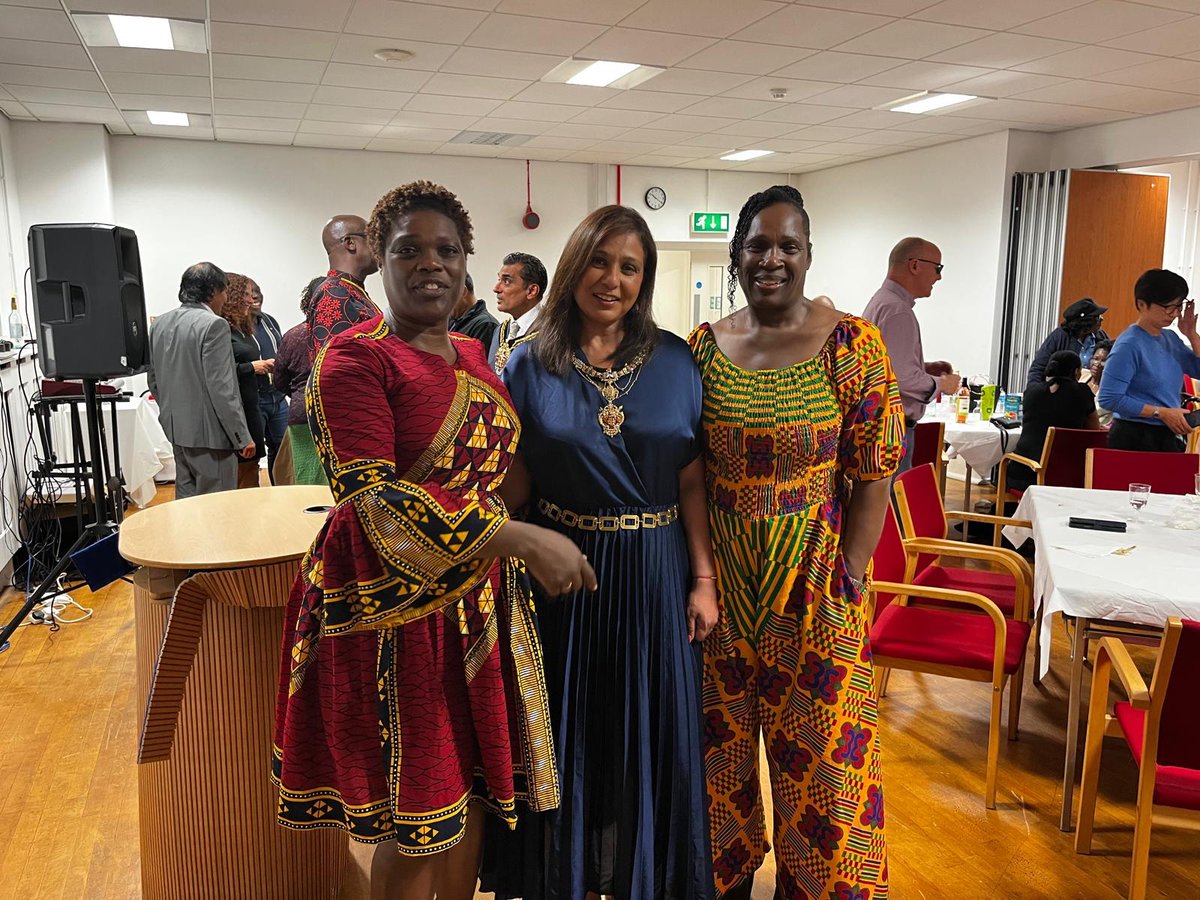 WolvesMayor's tweet photo. It was a privilege to join Sir Patrick Vernon as he celebrated his well-deserved Knighthood. 👏🏽

The Mayoress and I were pleased to be part of the evening and recognise his outstanding contribution to equality, public health and preserving Black British history. https://t.co/SqgKPCWfWD