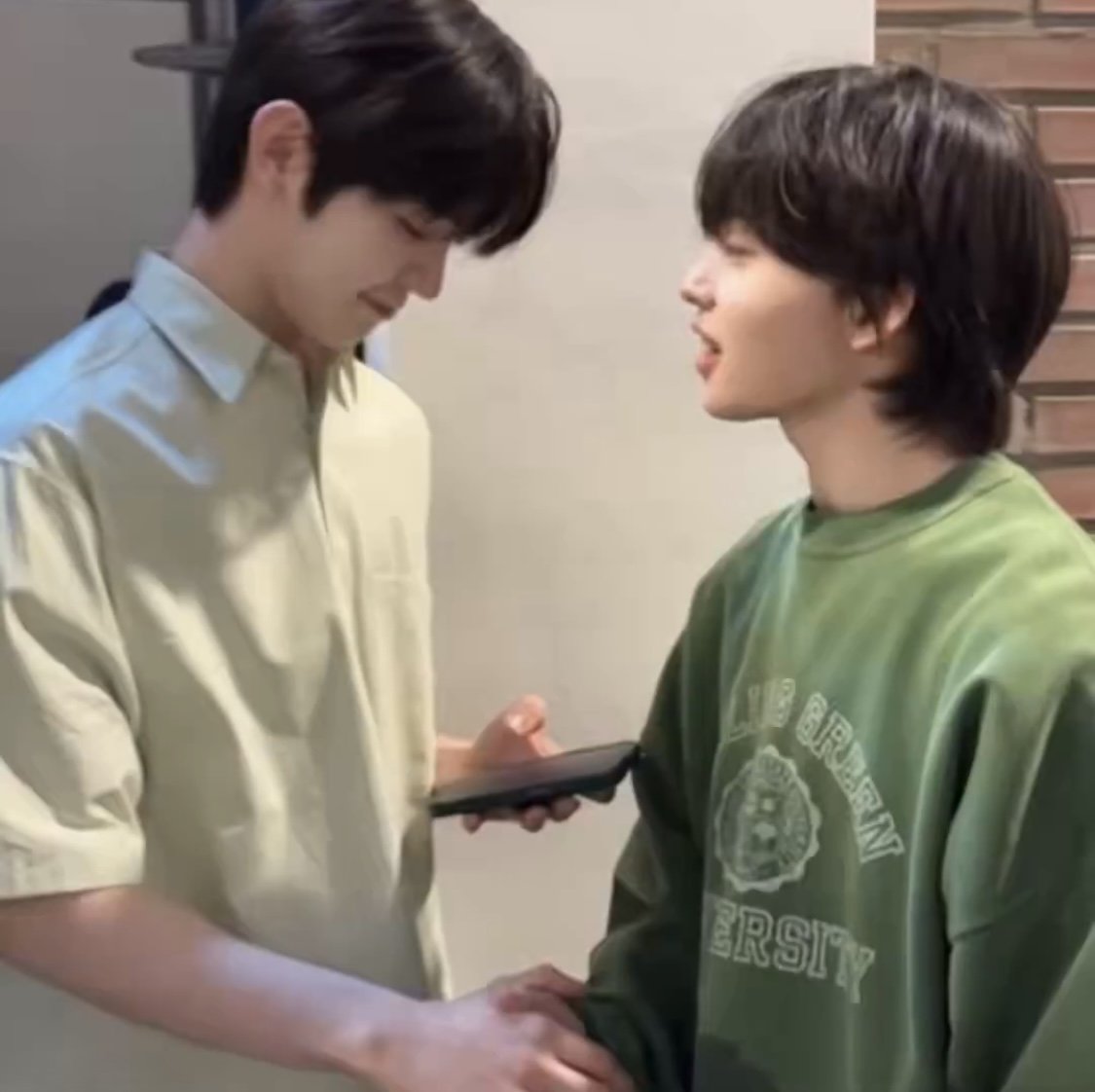 jagm_77's tweet photo. 제 트친 cp 홍보합니당
Real gay 젬킷하실분? https://t.co/KcI9QhZ6gU