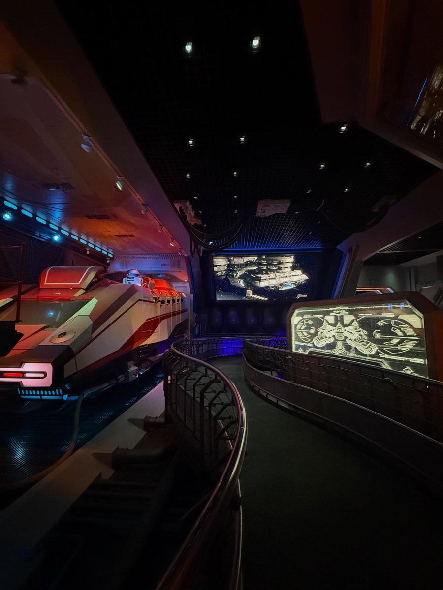 RoxaneFons0qe's tweet photo. Star Tours: The Adventures Continue heeft ruim 70 missiecombinaties. Hoeveel denk jij er al gedaan te hebben? ís https://t.co/ApdikexyR4