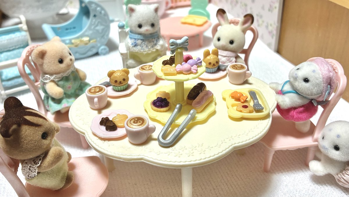 hello_ryry817's tweet photo. スイーツパーティー♡‧₊˚ https://t.co/5aqhqeHog2