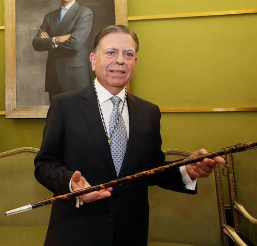 dsegoviaatienza's tweet photo. .@canteli_alfredo es el Alcalde de Ovideo DEL PP que dice que los matones fascistas homófobos son buena gente, maldito miserable junto a sus votantes. https://t.co/aEbyZRWRvH