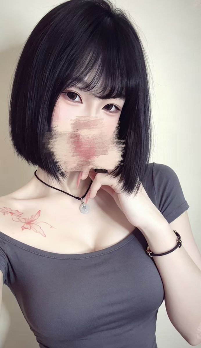 LunaCNFindom's tweet photo. How does short hair suit me ? https://t.co/cnmW9G1iHM