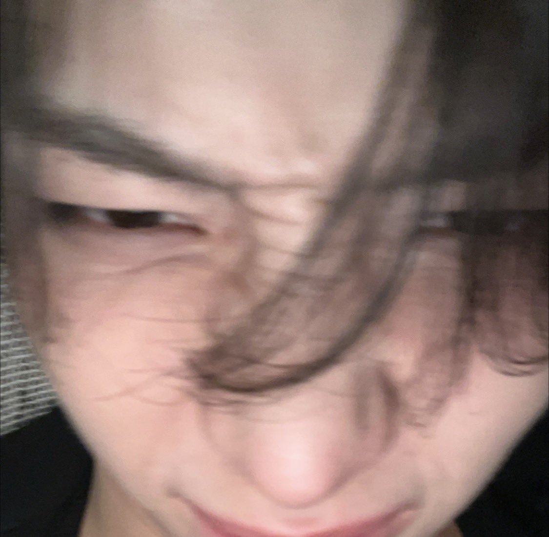 nchojoos's tweet photo. i set up a camera at home to watch my cat while im at work but i think he found it https://t.co/QQsGWxPSIz