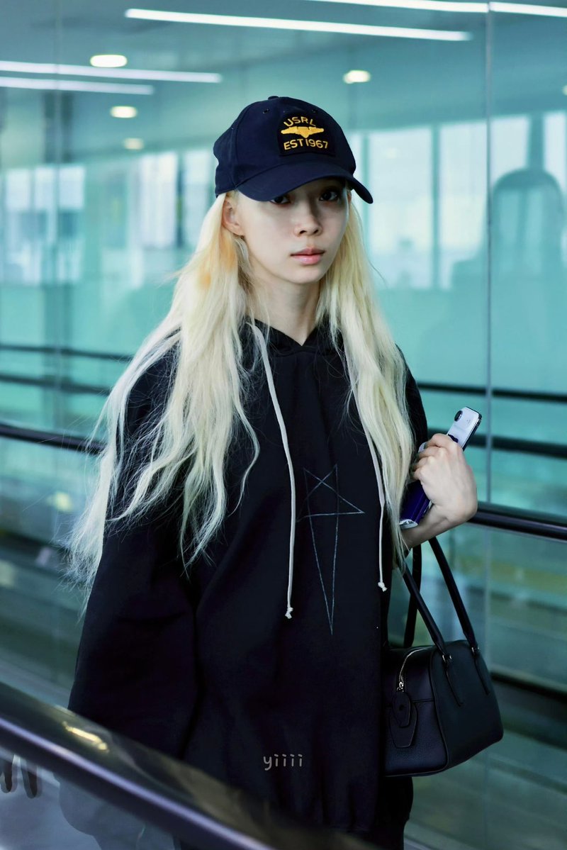 imnotonly21's tweet photo. SADDLE UP is such an amazing song. Winter controls her voice perfectly and brings endless surprise to listeners.

SADDLE UP OUT NOW
#WINTER_SADDLE_UP
#윈터_새들업_음원나옴 https://t.co/Ftsd3vyAnc