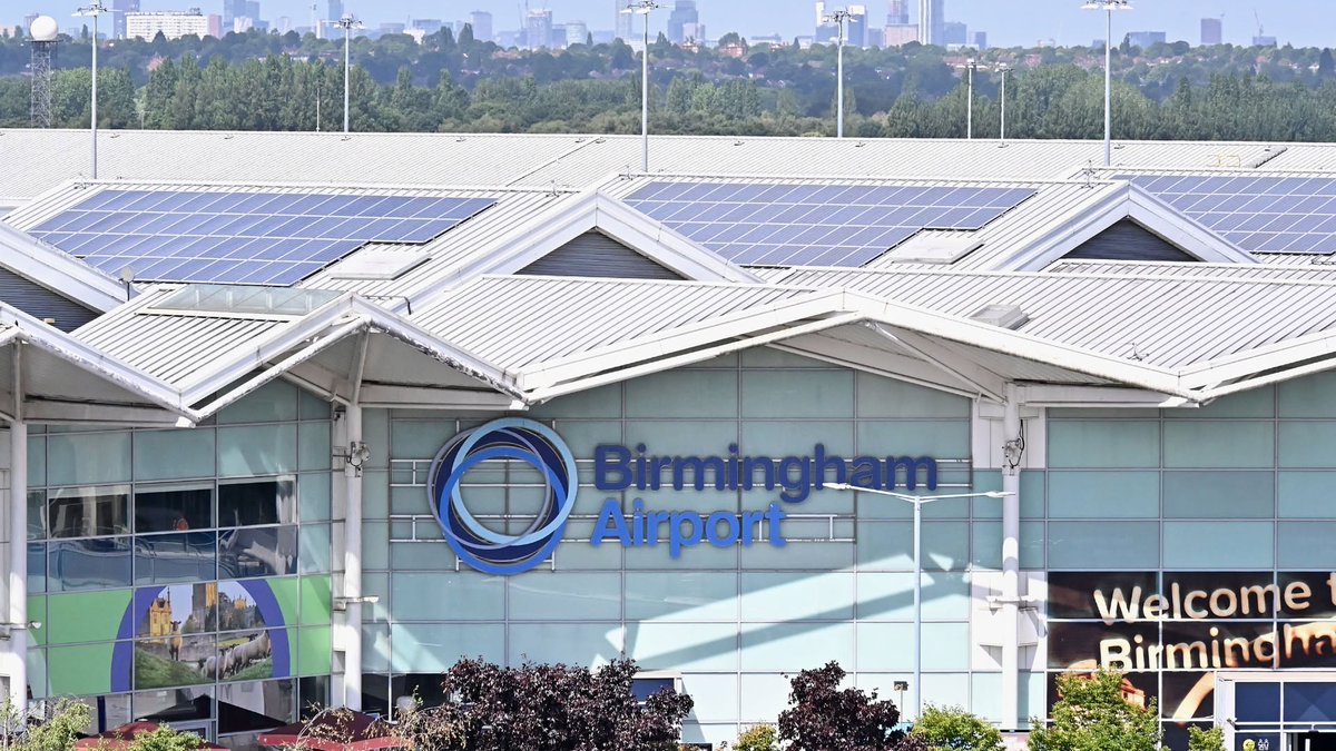 bhx_official's tweet photo. Birmingham Airport (BHX) reflects on August highs and lows as passenger numbers reach record levels! ✈️

August was another record-breaking month for BHX, with 1,575,318 passengers travelling through the terminal, a 3.7% increase on August 2025.

Read more here 👉 https://t.co/Fpkynt4djb