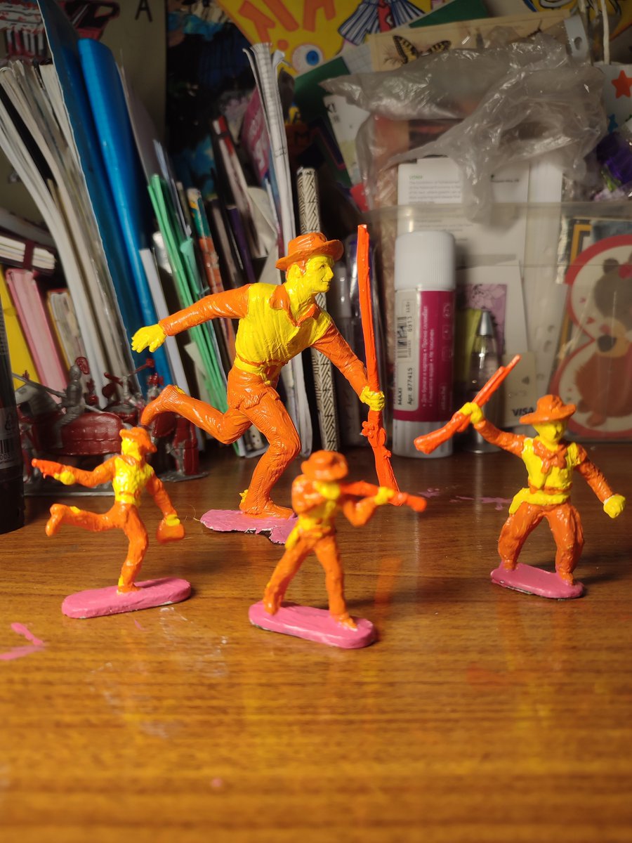 Grf_SalmonWhite's tweet photo. yellow figures lol
#deltaruneㅤㅤㅤ #yellow #yellowdeltarune #deltarunechapter5ㅤㅤㅤ https://t.co/Zr92xe8605