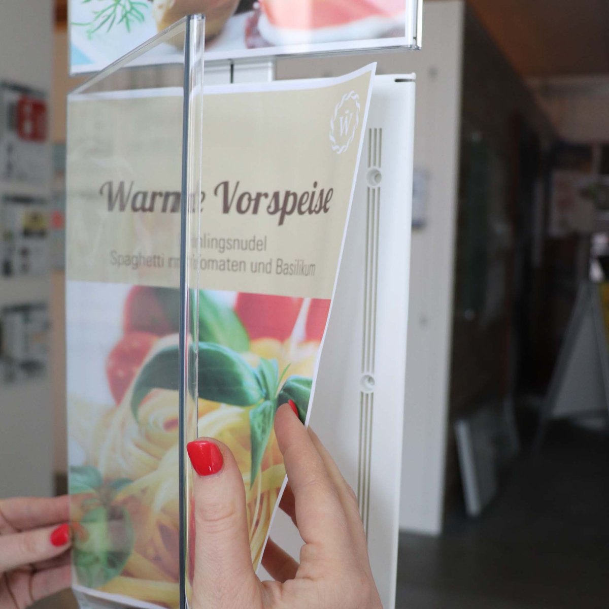 SrlVisual's tweet photo. Fatti notare con Smart Floor!

Quando un messaggio deve essere visto, meglio metterlo al posto giusto!
Smart Floor porta informazioni e comunicazioni direttamente all’altezza dello sguardo, con uno stile pulito e professionale.

👉 Scopri Smart Floor su https://t.co/rDW54VPYSJ https://t.co/KJHAGxv2sv