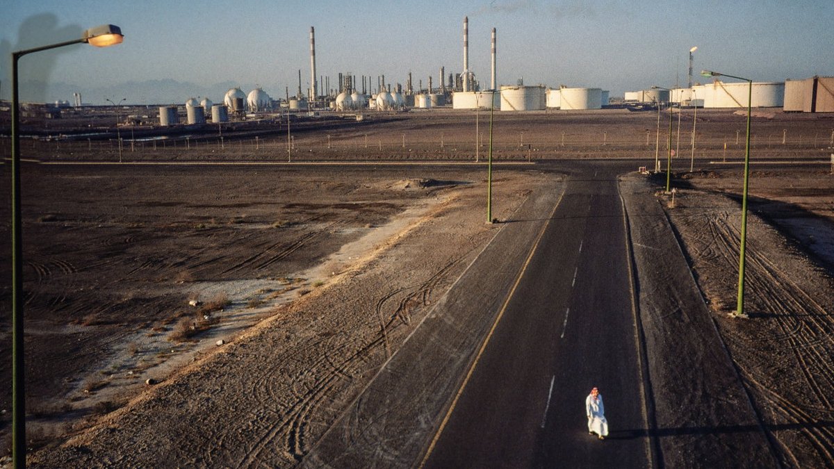 businessamfr's tweet photo. Les cours du pétrole progressent de près de 3 pour cent après les attaques contre les infrastructures saoudiennes https://t.co/Ep70hpJ5Yj #Pétrole #PrixDuPétrole #Saoudiens #Brent #WTI https://t.co/faxbR5NU7S