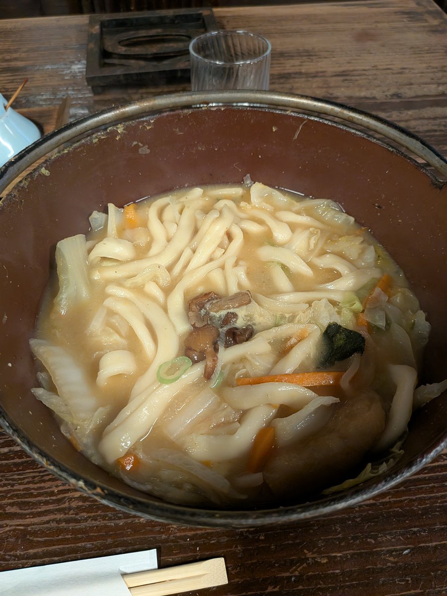 RoyBroccoli0315's tweet photo. 移動が長すぎて目的地着いたらすぐ帰らなきゃならなかったのは残念だけど、ほうとうと団子は美味しかった https://t.co/qbGG8tfmlv
