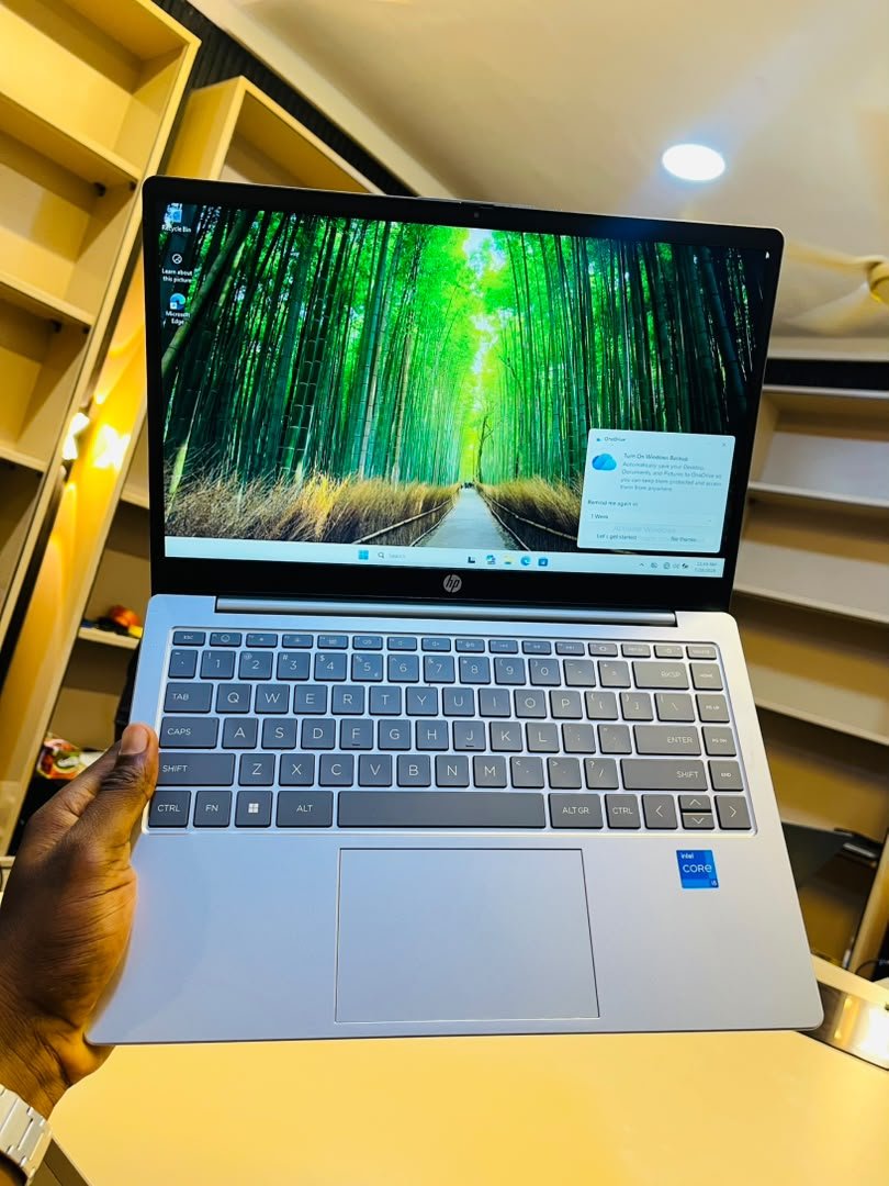 wvcomputer's tweet photo. Hp Laptop 14 
Intel Corei5 
13th generation 
512gb SSD 16gb RAM 
Keyboard Light 
Webcam 
Intel Iris(R) Xe Graphics
DM to get the price https://t.co/fLhagmcHEW