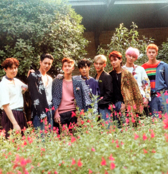 AboutMusicYT's tweet photo. EXO's Ko Ko Bop, which was released in 2017, was originally written for Red Velvet. https://t.co/4mG9PED5jF