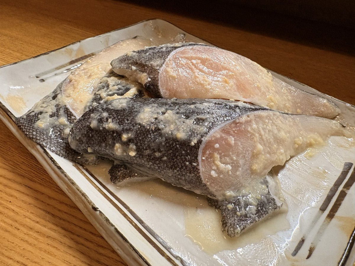 goheiji's tweet photo. きょうのおばんざい今夜は‼️
若鶏の筑前煮
銀だら西京漬の炭焼
徳島県産すだちで生搾り酎ハイ
老舗豆腐屋はんのお揚げさんピザ
特製鯖寿司　などなど
#五平次
#焼鳥
#京都グルメ
#yakitori5heiji
#おばんざい https://t.co/PBbDqNWnzI