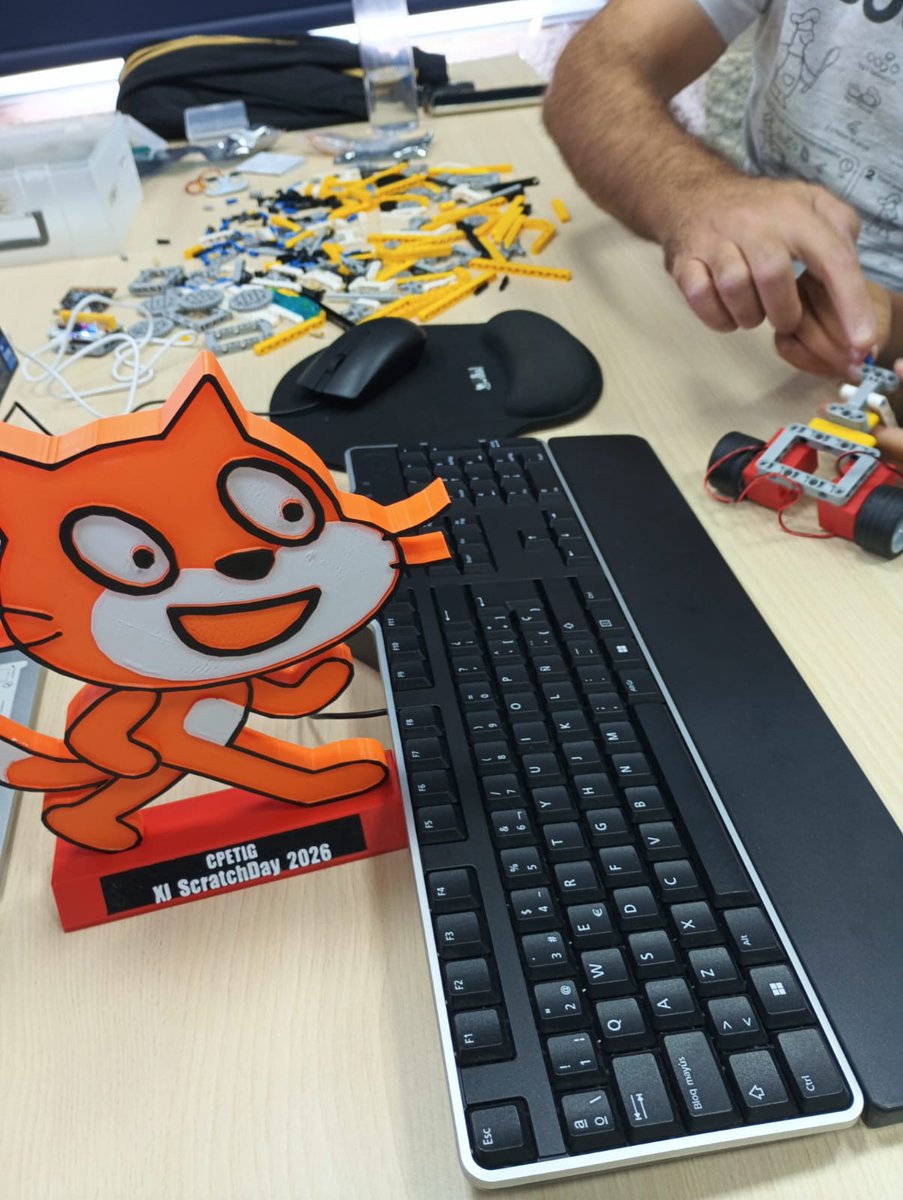 cpetig's tweet photo. 👏Éxito dos obradoiros Scratch Day a fin de semana en @CeMITdeGuitiriz  e @Concellotui 
O programa, dirixido a rapazada de entre 7 e 15,  continuará desenvolvéndose nos meses de setembro e outubro en dous concellos galegos máis:  @CemitFisterra  e @CemitLeiro . https://t.co/f7WqyB1bn0
