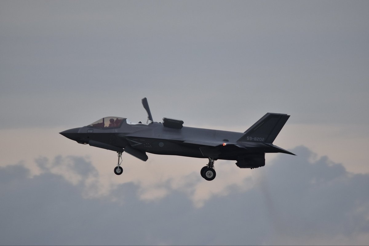 Sitaderuman468's tweet photo. 9.14 やっと見れたよ！航空祭前に！
空自初のパッカーン！訓練お疲れ様です。
#三沢基地
#RJSM https://t.co/heJrTBZNDE