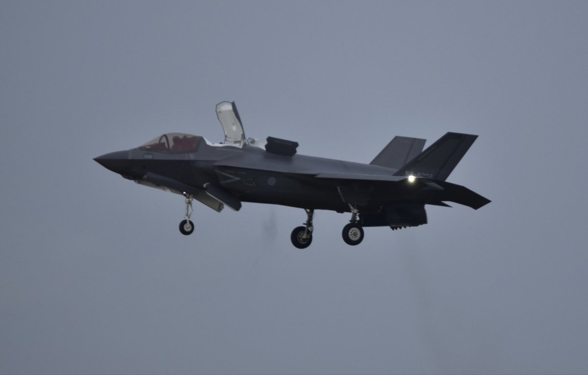Sitaderuman468's tweet photo. 9.14 やっと見れたよ！航空祭前に！
空自初のパッカーン！訓練お疲れ様です。
#三沢基地
#RJSM https://t.co/heJrTBZNDE