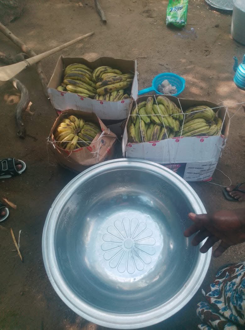 CZinAbuja's tweet photo. 🧵 4/4
The project is supported by @czechaid 🇨🇿 and consulted with Czech organisation Save-Elephants🐘. Its founder Arthur F. Sniegon has just returned from a monitoring mission in Chad, bringing valuable field feedback. 👣
#Chad #DevelopmentCooperation #Czechia #SaveElephants https://t.co/fURgk8yY3n
