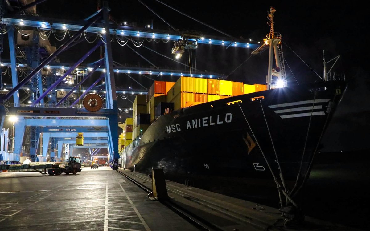 Kenya_Ports's tweet photo. “Believe you can and you’re halfway there.”
Happy and blessed week ahead.
#maritimemotivation https://t.co/bQls9S9qgt