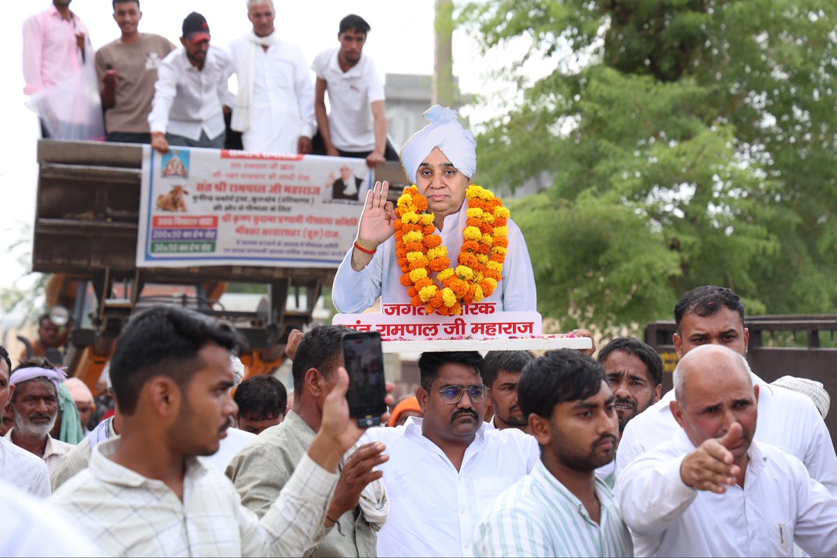 SaintRampalJiM's tweet photo. संत रामपाल जी द्वारा गौशाला सेवा | भिवंसर, चूरू 300 क्विंटल सूखा चारा + 50×200 फीट शेड + 30×50 फीट शेड https://t.co/so8npegTV7