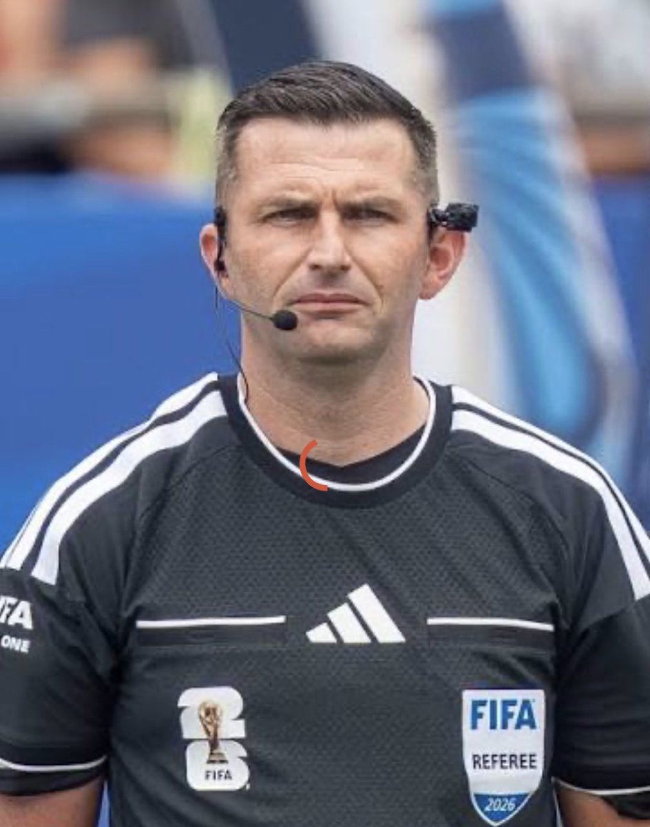 Trafordtimes's tweet photo. 🚨💣BREAKING | Micheal Oliver has been suspended indefinitely following his Bad officiating in the Man united vs City game. https://t.co/fKYnztpf32