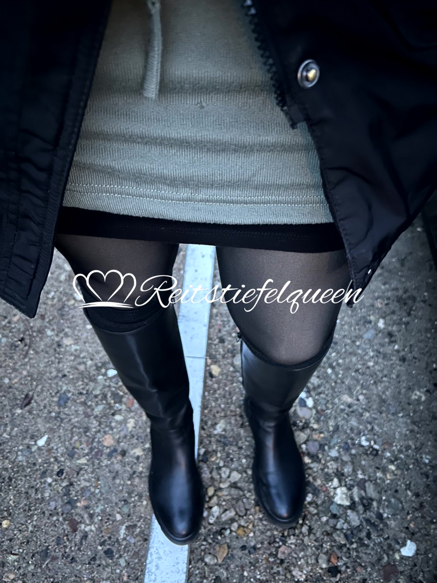 reitstiefelgirl's tweet photo. Du darfst hinschauen...genau hinschauen
...das ist aber alles was Dir Deine Königin heute erlaubt 👑
#goddess #goddessvibes #nylon #nylonlegs #BootsWorship #LeatherBoots https://t.co/YSTggss2Ws