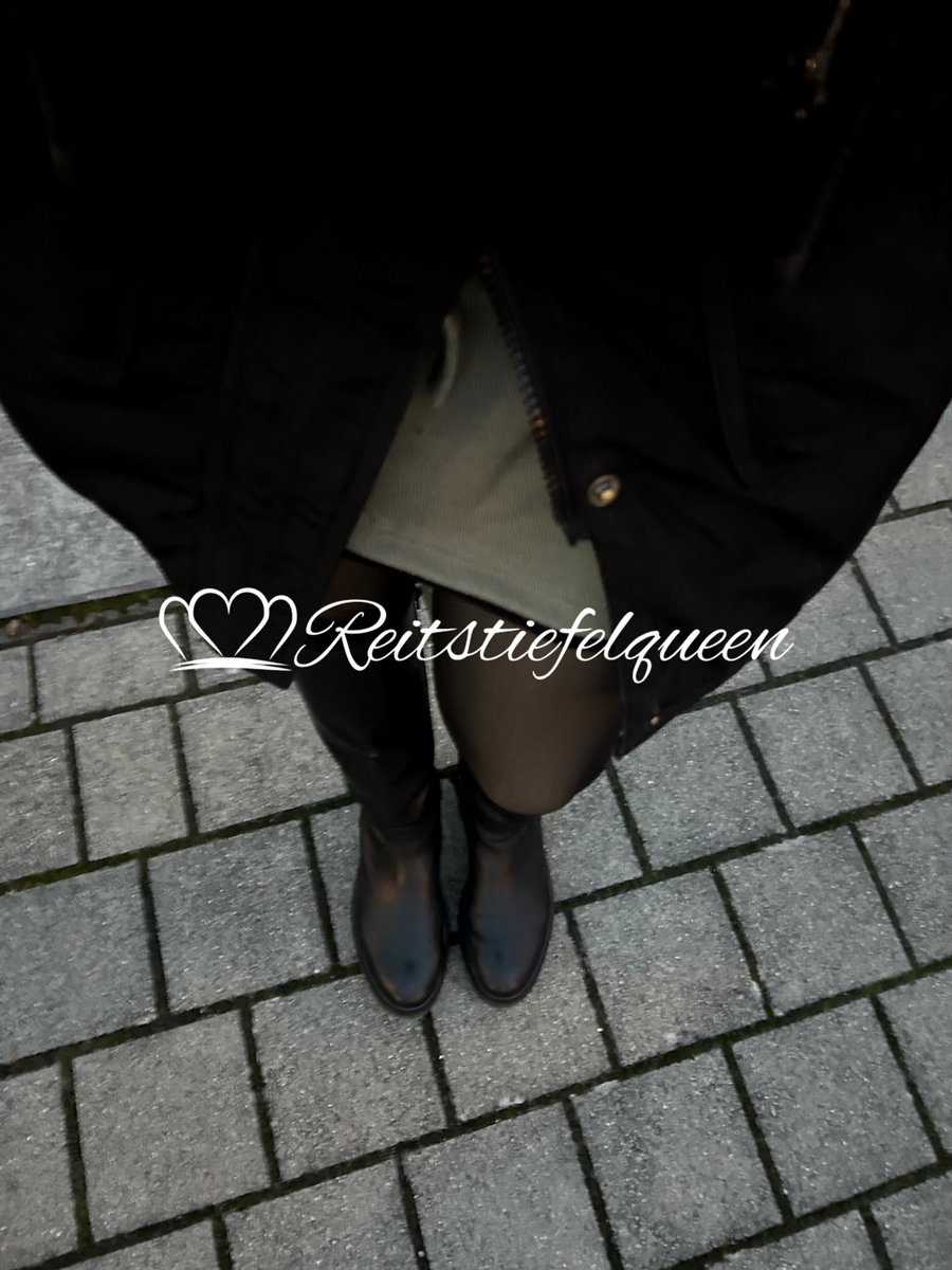 reitstiefelgirl's tweet photo. Du darfst hinschauen...genau hinschauen
...das ist aber alles was Dir Deine Königin heute erlaubt 👑
#goddess #goddessvibes #nylon #nylonlegs #BootsWorship #LeatherBoots https://t.co/YSTggss2Ws