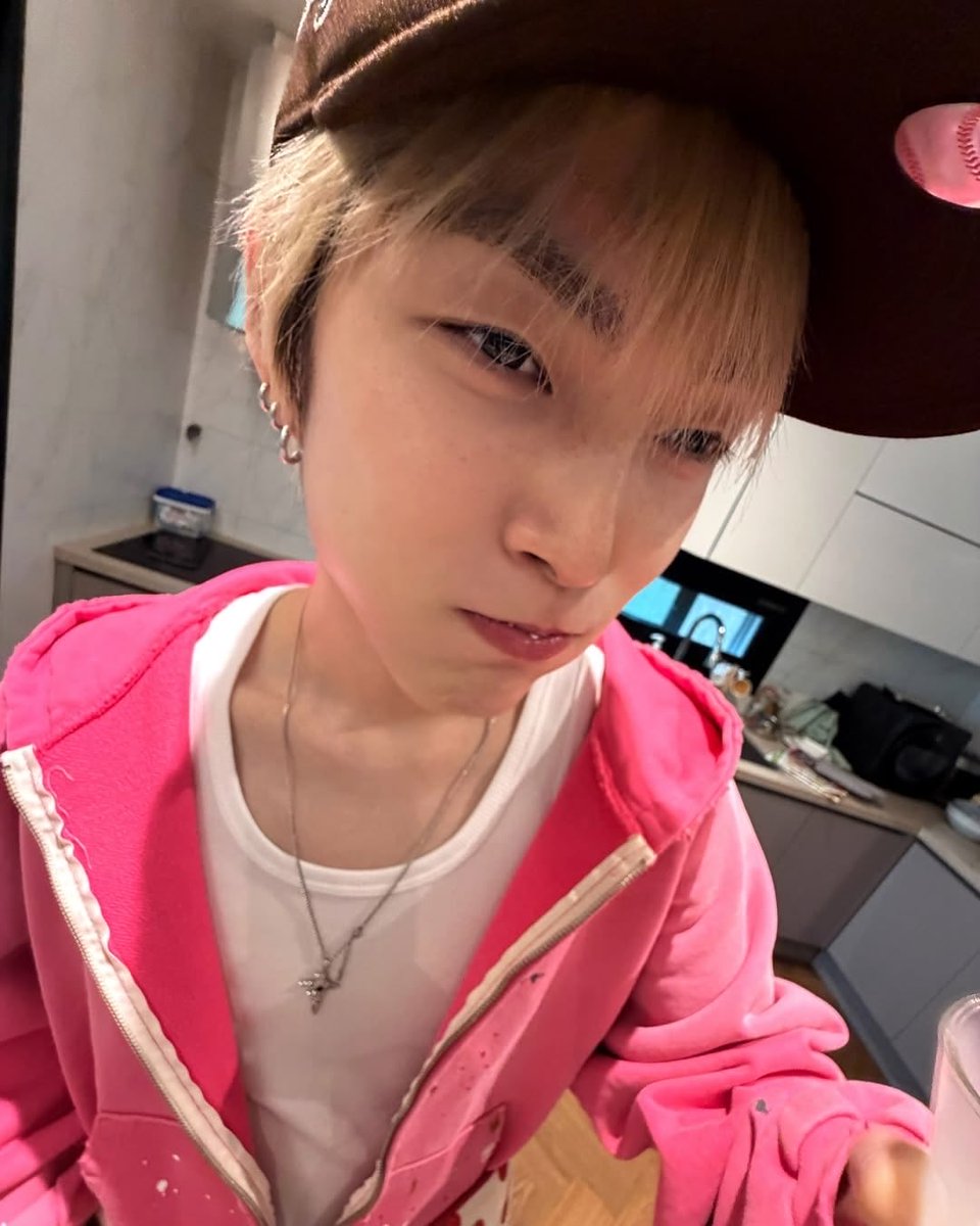 xnghanhour's tweet photo. cutie https://t.co/h45AvQ7kkn