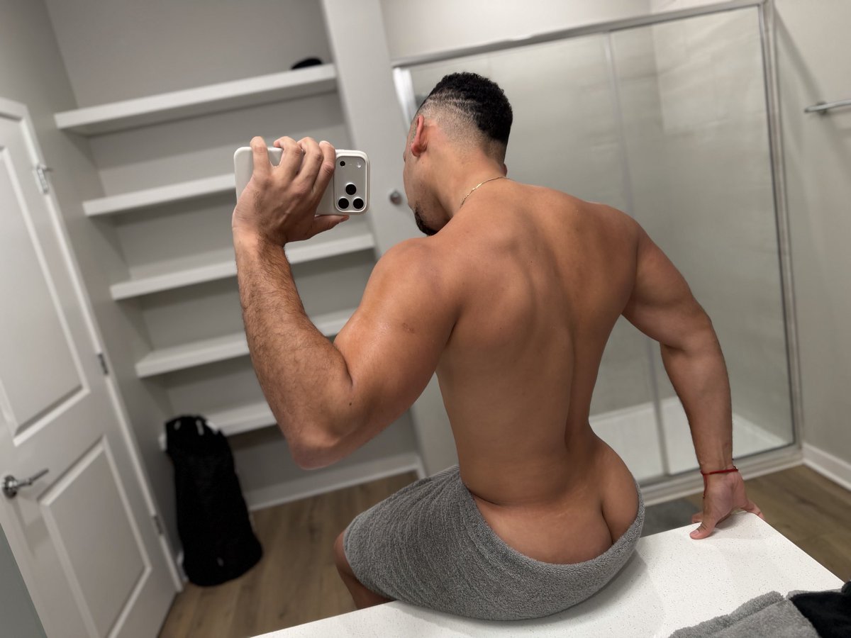 BACF_00's tweet photo. 🍑👅 https://t.co/54sHckKH0r