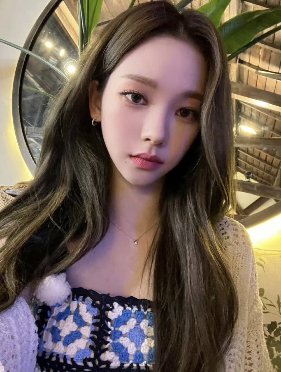 MmaBluu's tweet photo. 16 Bit is such a bold and wonderful try for Karina, the musical style is attractive and I believe her stage will be full of creative ideas.

KARINA 16 BIT RELEASE
#KarinaIs16BitPixelated
#카리나의조각_16비트 https://t.co/fvL7isx9us