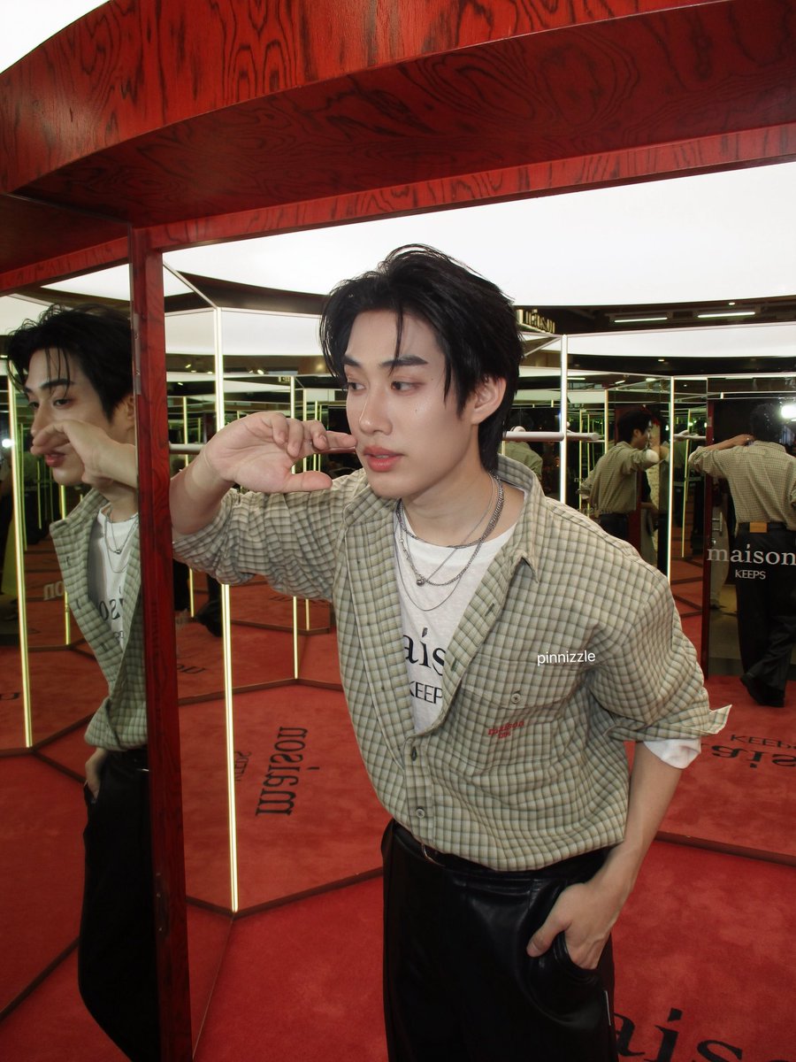pinnizzle's tweet photo. หล่อจริง กล้องเก็บความหล่อไว้ไม่หมด การันตีจากมือคนถ่ายและสัมเอง มารยาทดี มืออาชีพสุดๆ ไม่แปลกใจเลยทำไมมีคนรักเยอะขนาดนี้ ขอแถมให้อีก 2 ภาพคับ

#TLE_mt #28thMatimunBD 
#HappyTleDay
#TLE_mtm https://t.co/zsqinS8RJo