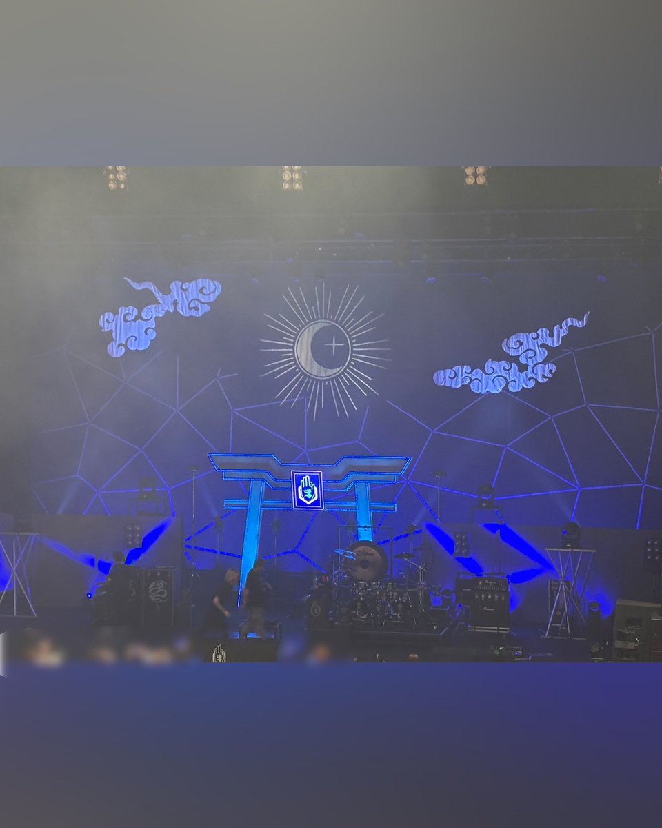 CHISE_HEART_'s tweet photo. -真天地開闢集団-ジグザグさんの禊（LIVE）に初めて行きました💕
お母さんとお母さんの親友と3人でカルッツかわさき🎶生の演奏と歌は迫力があってカッコよかったです❣️私もペンライトをたくさん振って楽しみました(o   '▽')o🪄✨
また行けるといいな🥰
 #真天地開闢集団ジグザグ #ゆっくり行脚 https://t.co/ln6iqimQyT