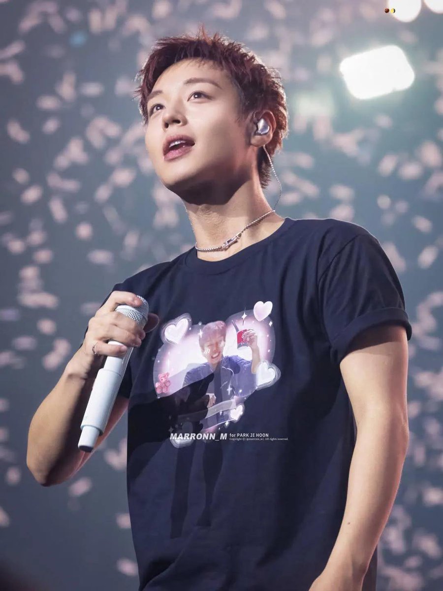 ainul4561's tweet photo. Ga slalu ngelive &amp; update, low profile TAPI, dia mmberikan karya terbaiknya, waktu, tenaga &amp; kesehatannya untk ktemu May secara live, MENATAP SATU PERSATU semua May, ngasih fanservice terbaik, dan rela kehilangan dirinya dgn mikir "klw aku ngelakuin ini, May bkl suka/engga yah?😭 https://t.co/CmurZFdWdK