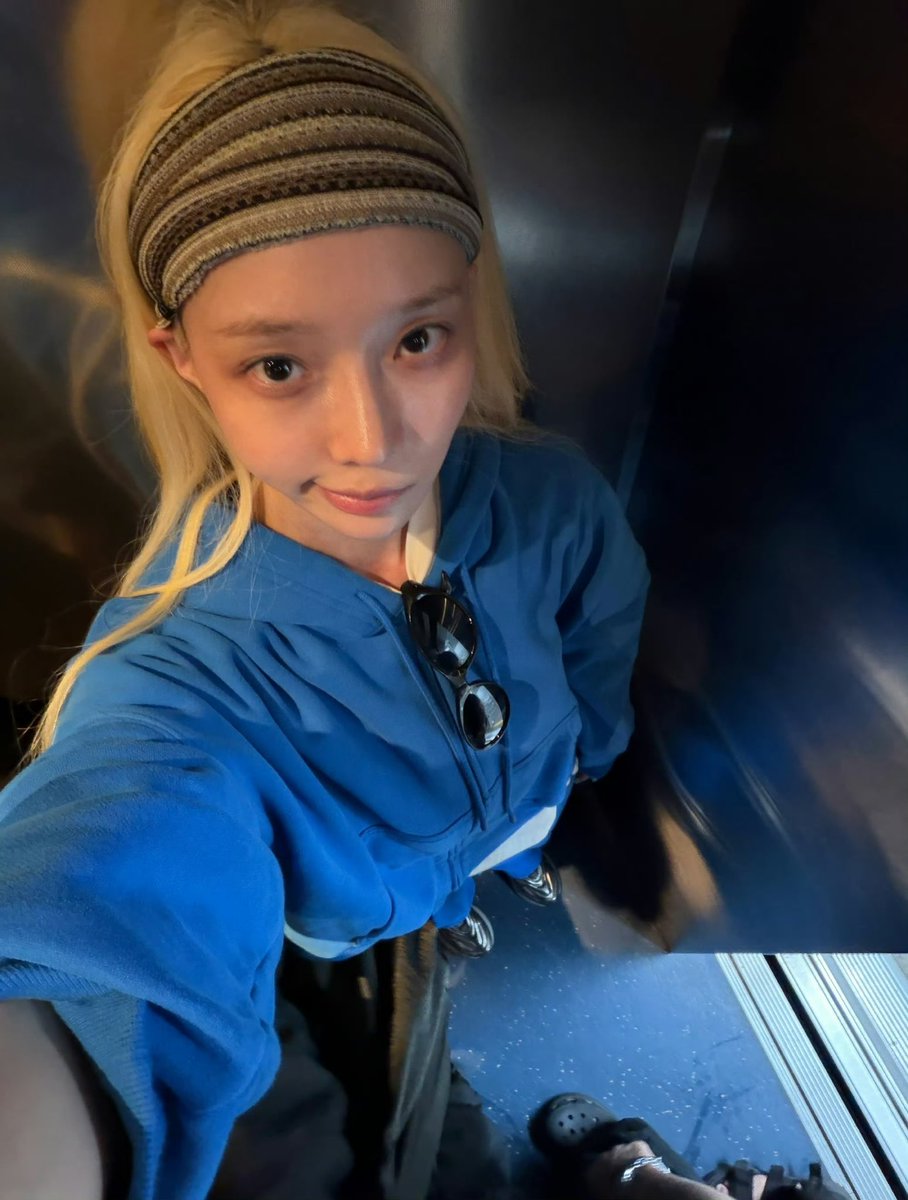 imnotonly21's tweet photo. SADDLE UP shows Winter’s amazing progress as a singer. She handles different tones easily and confidently.

SADDLE UP OUT NOW
#WINTER_SADDLE_UP
#윈터_새들업_음원나옴 https://t.co/7NhbW1MK0X