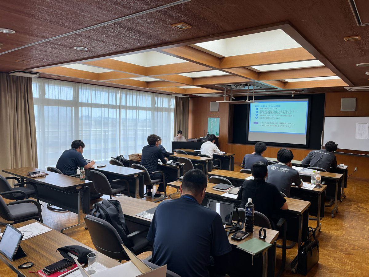kitabutsu's tweet photo. 先週は、黒部の研修施設にて月・火と木・金と2班に分かれて、新入社員向けの「点検調査研修」を実施しました!

今回は16名が参加✨
実際の設備を使いながら、点検や調査のポイントを学びました。
入社後も、現場で活躍できるようフォローします💪

#新入社員研修 #採用 #富山 #就活 #保安 #Livic https://t.co/i0XHVEUSYk