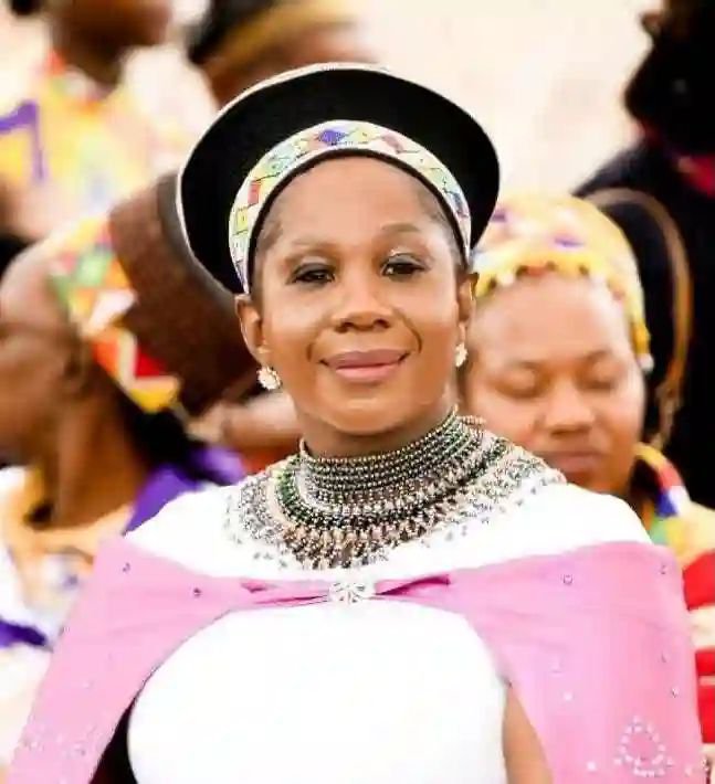 l_phomolo's tweet photo. Queen KaMulela is probably the most educated Queen in the history of the Zulu Kingdom. The following are her academic achievements 
*Bachelor of Arts(BA) in Law-University of Lesotho
*Bachelor of Laws(LLB)-Rhodes University (South Africa)
*Master of Law in Commercial Law(LLM) -Stellenbosch University (South Africa)
*Master of Business Administration (MBA)-University of Stellenbosch Business School(South Africa)
*Honorary Doctorate of Humane Letters-Conferred in 2025 by UDS( University of Development Studies) in Ghana for her contribution in the corporate world both in leadership and development 

Positions Held Throughout The Years-

*Legal Field-Served as candidate and practicing attorney at the prominent Robinson Bertram Attorneys in eSwatini

Banking

*Standard Bank eSwatini-Served as Company Secretary and Legal Advisor.Later on as a Relationship Manager in core banking 

*FNB eSwatini-Was once the Executive Head of Commercial and Business Banking 

*Eswatini Bank-Served as the Executive Manager for Corporate Business before being appointed as the Managing Director at eSwatini Bank in 2021 till now(first ever woman to hold that position)