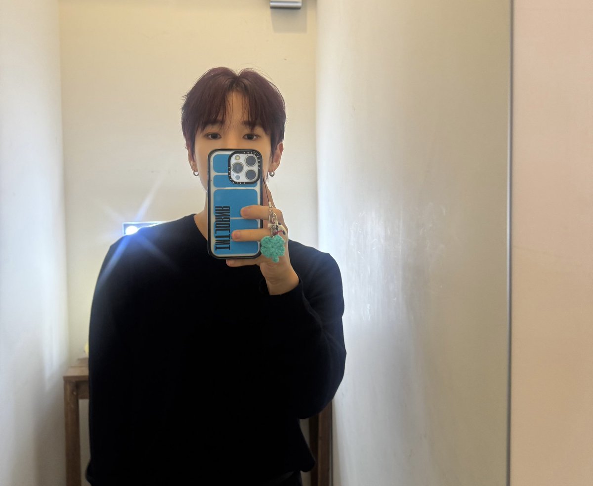 _sungkook's tweet photo. 늦은 월요팅 🐠❣️ https://t.co/wPa23TMW15
