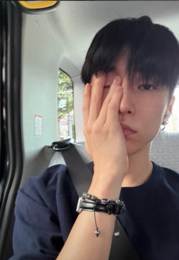 dearhoneysh's tweet photo. เมนกรุเหมือนตำรวจยศสารวัตรอีกแล้ววว https://t.co/Bm1DYzEZAr