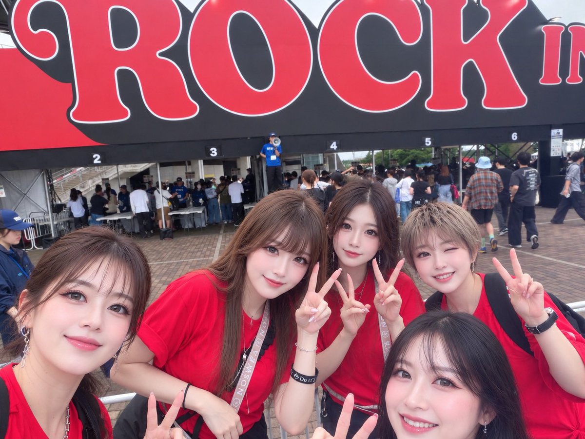 AlohaJunko's tweet photo. ♫ロッキンラッキーロッキンラッキー♫
ロッキンのDa-iCEはやっぱり最高だった🙌メンバーも観客もずっと笑顔〜🤭

歌にダンスにトークにわちゃわちゃ😆あの幸せ空間が��っと続くのがDa-iCEのライブ‼️

フェスで心掴まれた方は、是非年内のホールツアーと2027.2月のドームにも🤗
#Da_iCE
#ロッキン https://t.co/2OCpzyiD67
