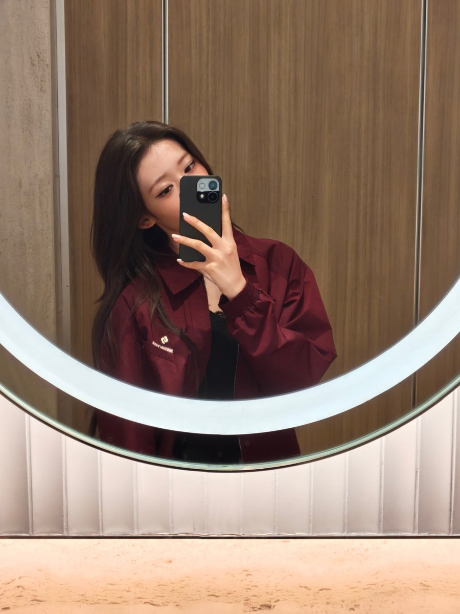 BAEMONS_RORA's tweet photo. Thank you Macao✨

#로라 #ローラ #RORA #李茶仁 #베이비몬스터 #BABYMONSTER https://t.co/EuCLwqj9Sz