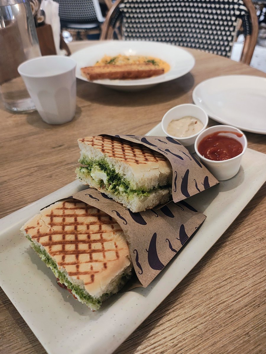 shrudex's tweet photo. Went to Paris Panini for the first time yesterday, and I’d give it my humble 1/5 stars. Never spending another penny there again. https://t.co/AzpU3ROjiC