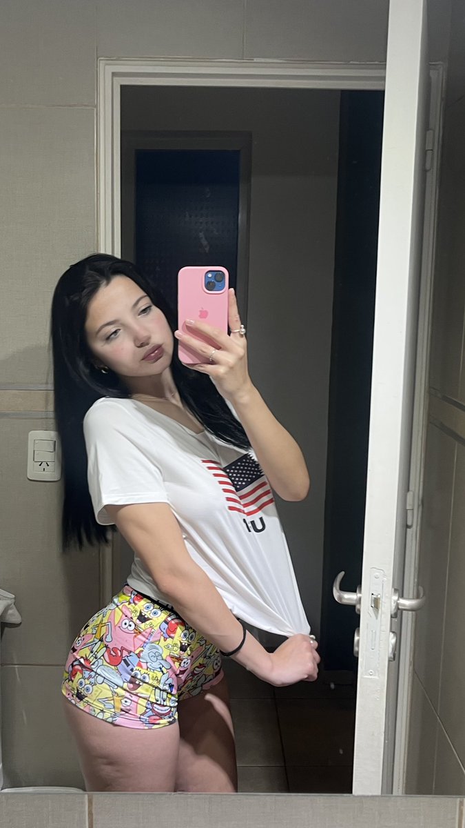 millieirl222's tweet photo. the outfit is cute... wait till u take them off opss https://t.co/NmONEzOF8g