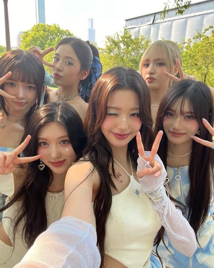 thecutebase's tweet photo. hello! I created this account to post cute  content about girl groups. hate towards any of the groups will result in block. love and support those amazing hard working artists, not hate and drag them. thank you🩷 https://t.co/a0rOK1L1fz
