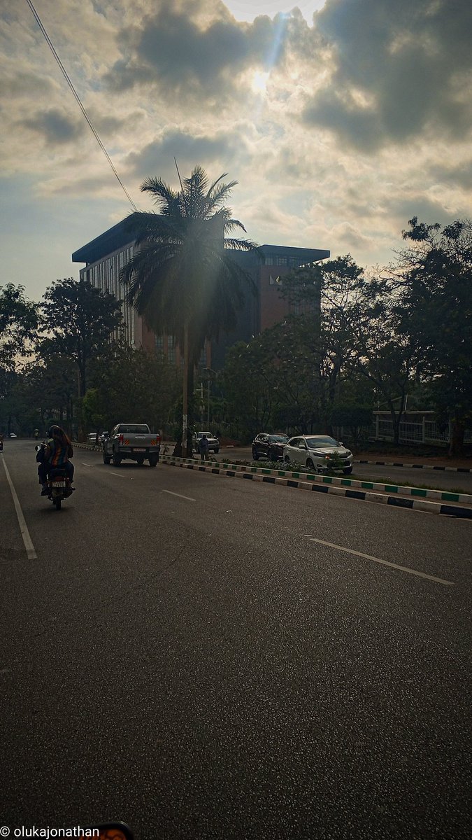 OlukaPhotograp1's tweet photo. Frames of Kampala🇺🇬📷 https://t.co/58blHLRp8t