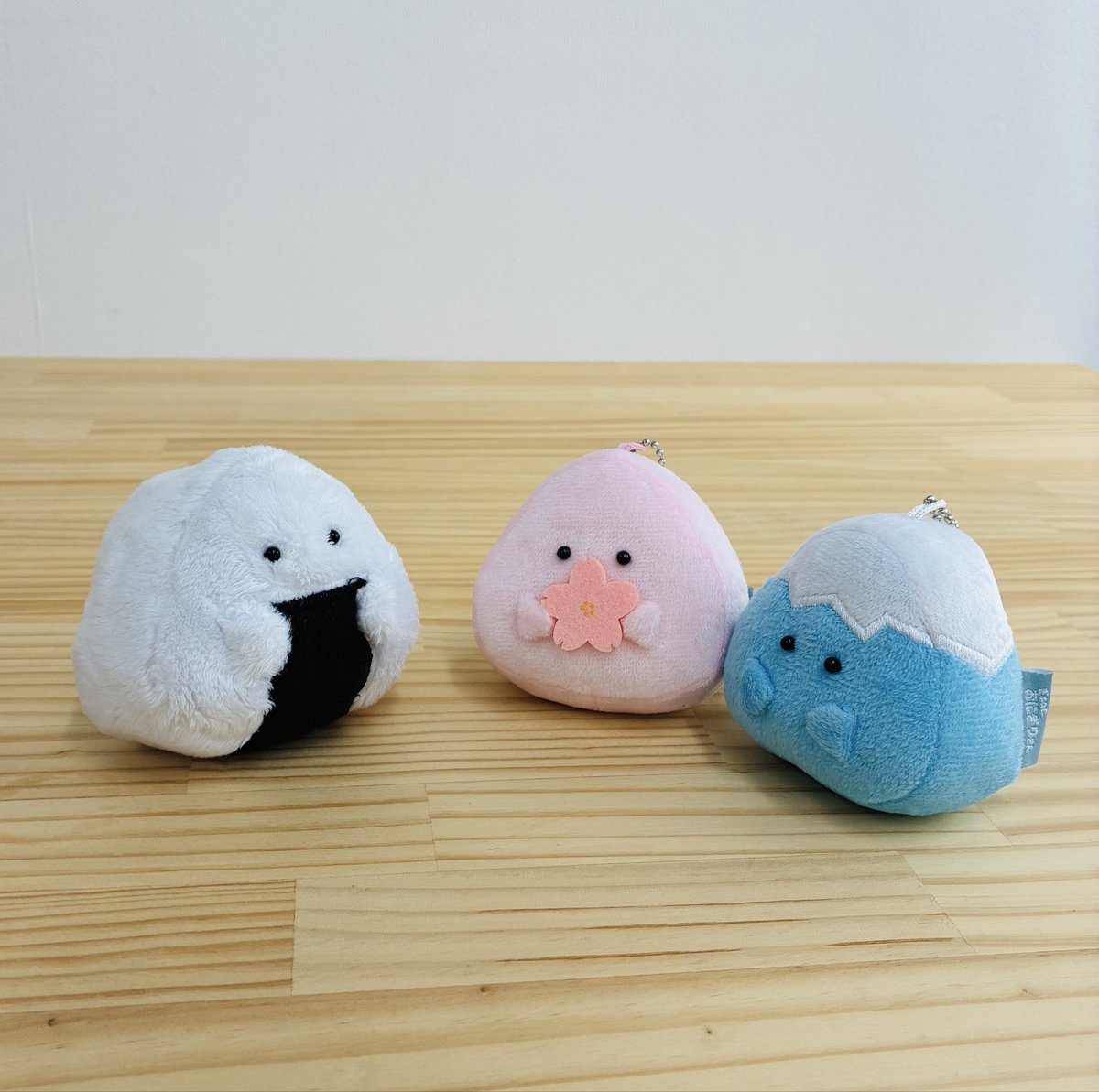 onigirisan_ippn's tweet photo. 綱島pop-upが
日本おにぎりさんのデビューﾀﾞｯﾃ
手ぬぐい、マステもあるﾖ〜🍙

🍙「頑張れるｩ？」
🗻🌸「新米だけど頑張るﾖ」 https://t.co/tIu4RcXxv0