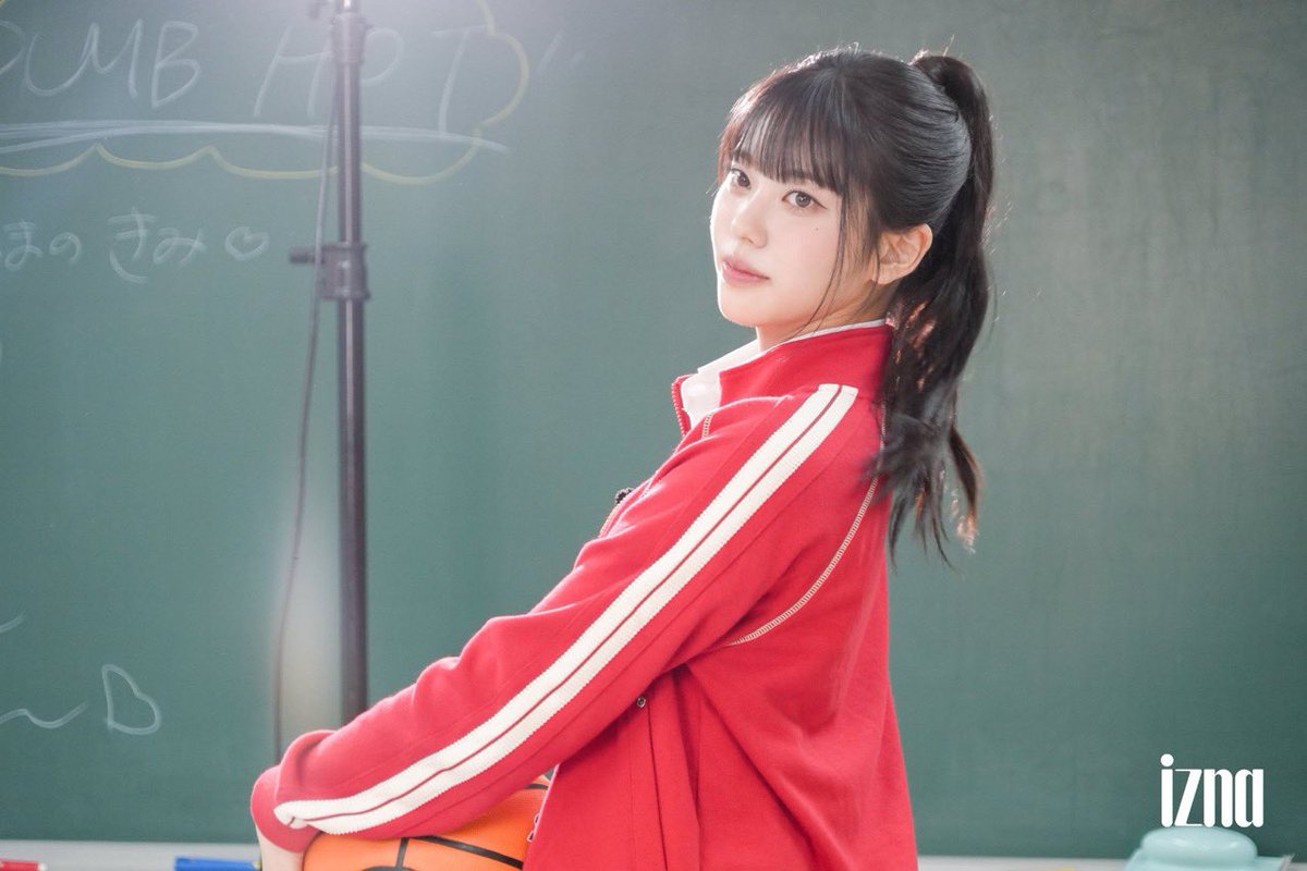 KokoFranceFan's tweet photo. ( +CHAT ) ✧ 14.09.26

<QUEEN's Japanese Class> Behind-the-Scenes Photo
— KOKO

#IZNA #이즈나 #KOKO #코코 #ココ https://t.co/BdpRb9ZTtB