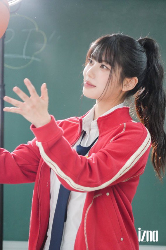 KokoFranceFan's tweet photo. ( +CHAT ) ✧ 14.09.26

<QUEEN's Japanese Class> Behind-the-Scenes Photo
— KOKO

#IZNA #이즈나 #KOKO #코코 #ココ https://t.co/BdpRb9ZTtB