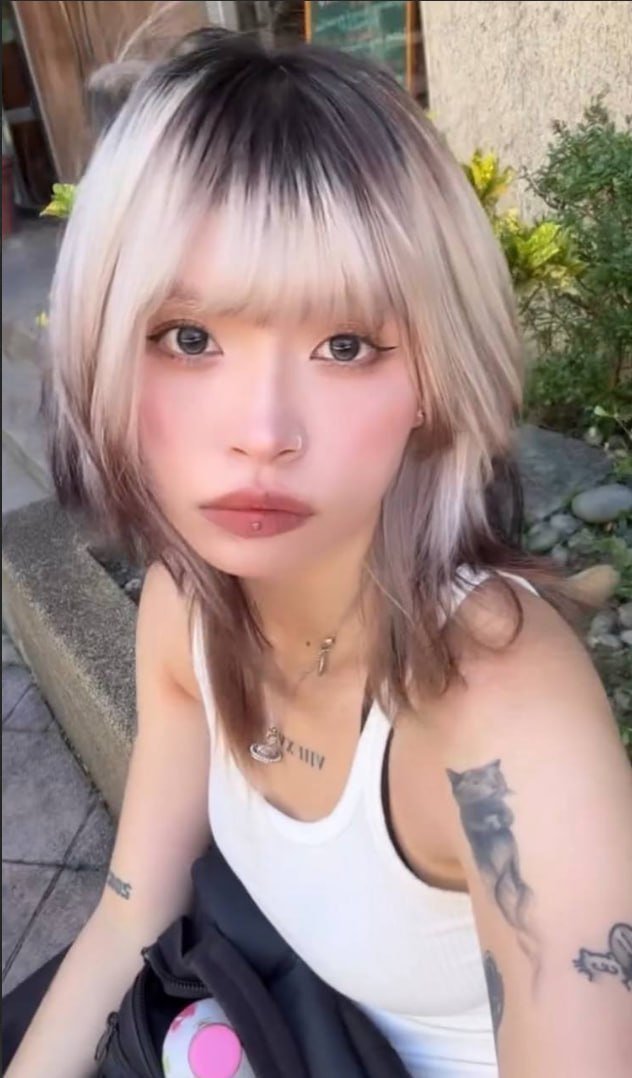 TheodoreFa73204's tweet photo. 舞蹈系正妹炮影流出
很會扔，還會配上玩具吸豆豆
一起來查看反差婊
#本土
#反差婊
#舞蹈正妹
入口看完整版：
https://t.co/KIIUDseJUc https://t.co/9zWMfjIHSj