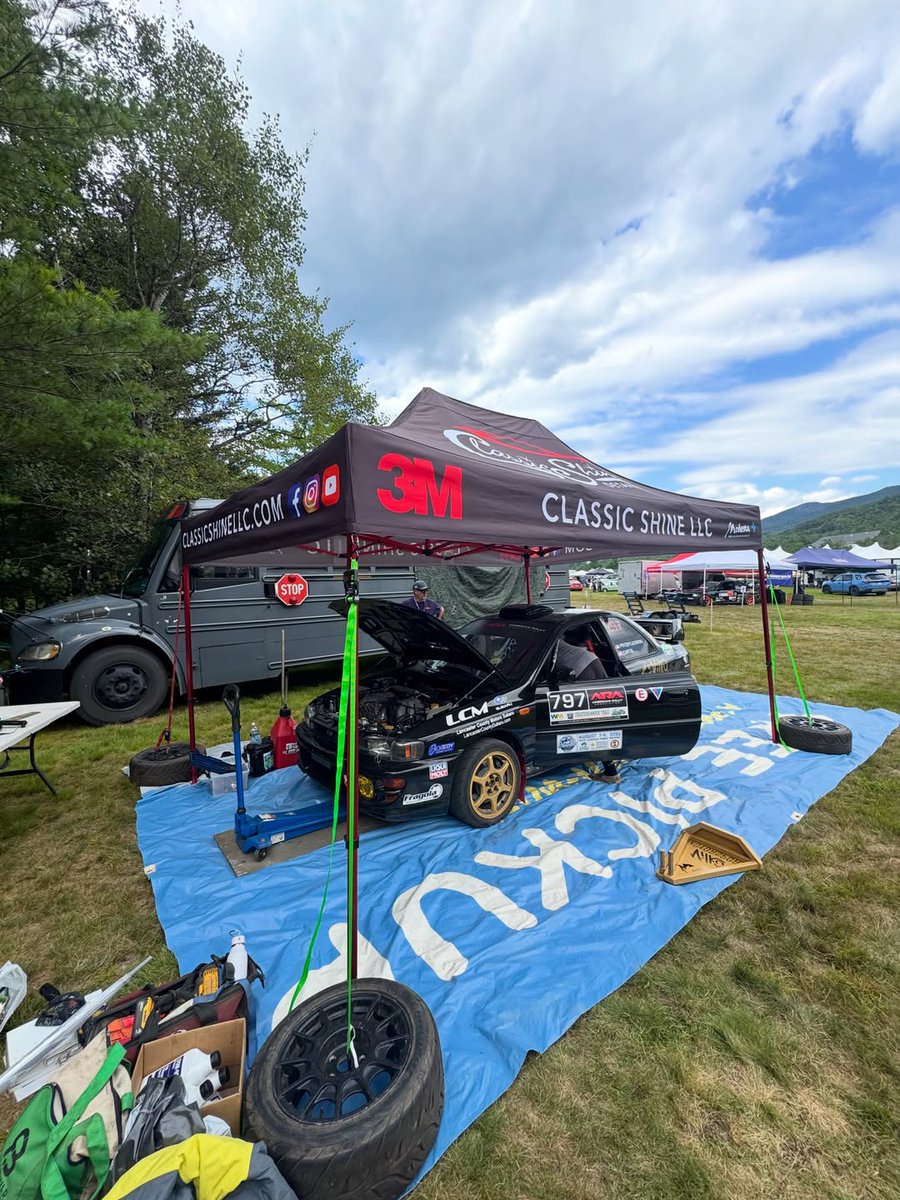 LucretiaJobin's tweet photo. Made it to Mount Washington for Climb to the Clouds. Tech is complete, now it’s time to recce. https://t.co/NDsFmF262b